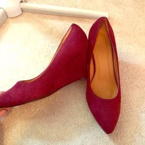 Burgundy wedges